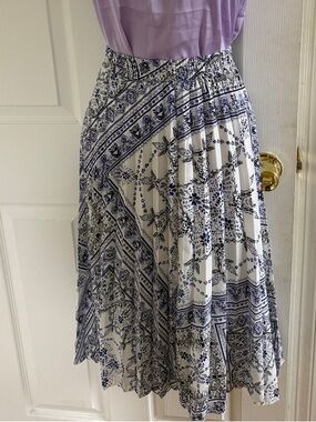 H&M Lavender Top with Blue & White Printed Midi Skirt